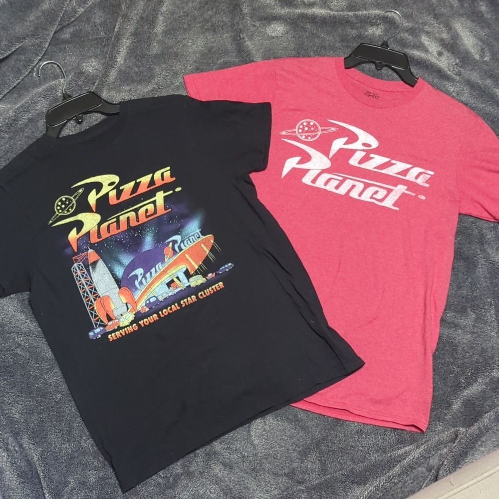 2 Disney Pixar Toy Story Pizza Planet T Shirt Adult M Black & Red Cotton